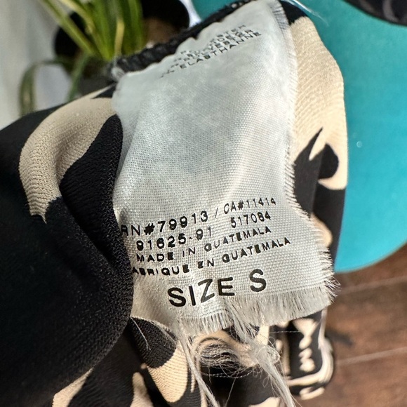 Motherhood Maternity size small Black and Tan Dotted Speckle Dress w/ Tie Front - Picture 15 of 16